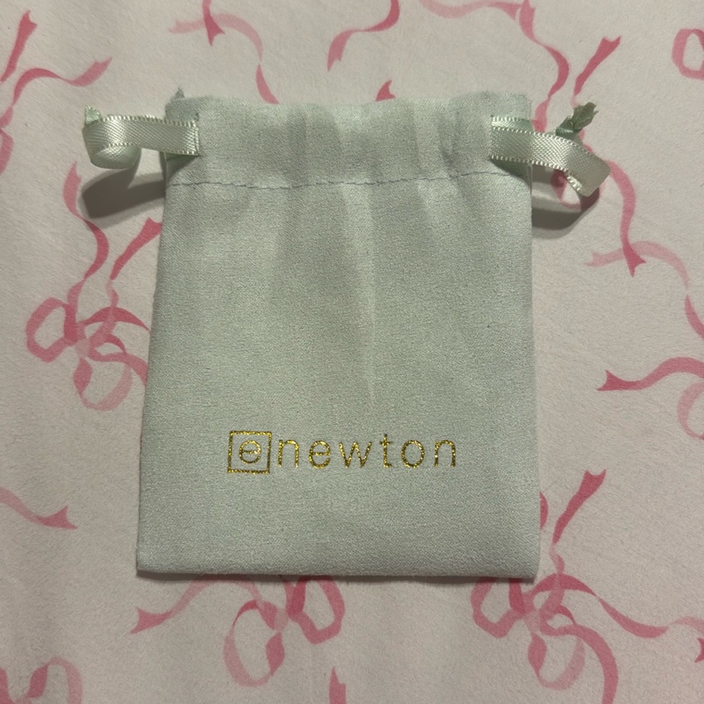 Enewton dust bag with cards